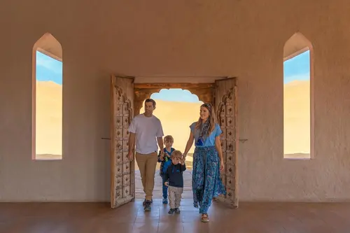 Thousand Nights Camp, Lobby