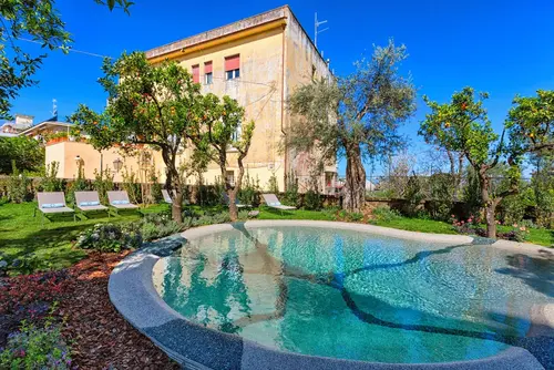 Unconventional Hotel Sorrento, Primary image