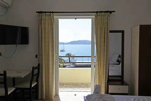 Hotel Real, Room