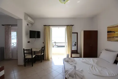 Hotel Real, Room