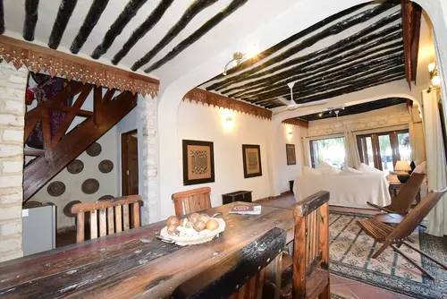 Tamani Villas, Interior entrance