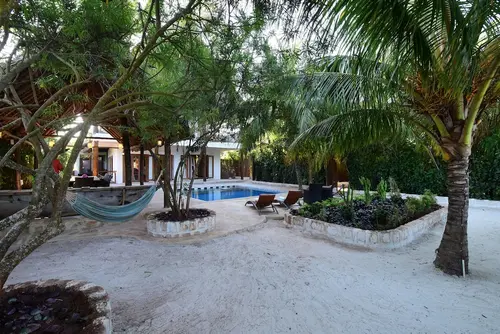 Tamani Villas, Interior entrance