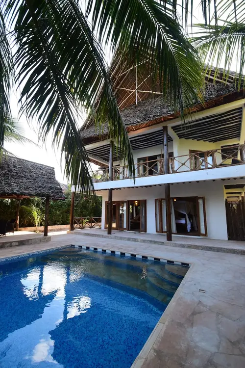 Tamani Villas, Interior entrance