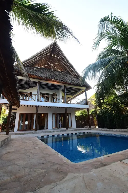 Tamani Villas, Interior entrance