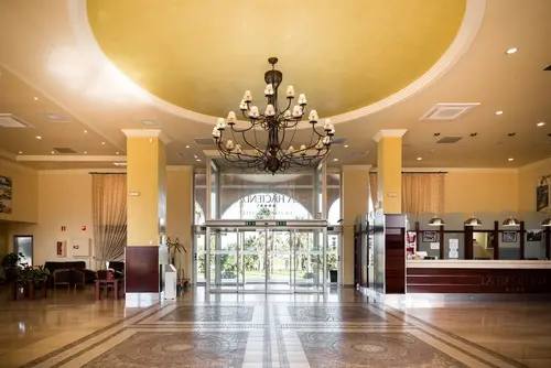 Ohtels La Hacienda, Reception