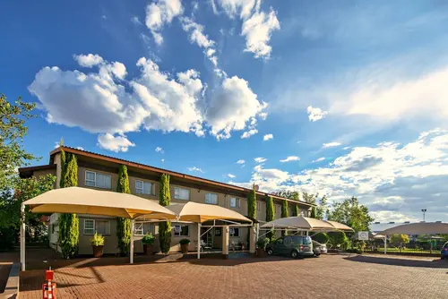 Auas City Hotel, Exterior