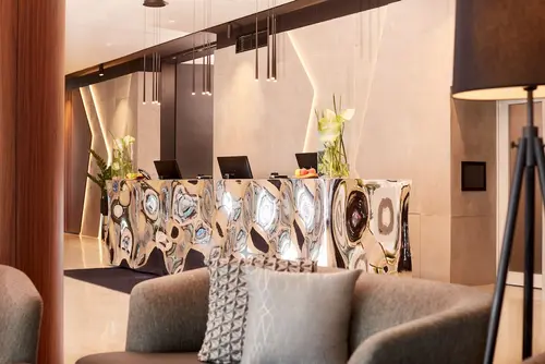 HYPERION Hotel München, Reception