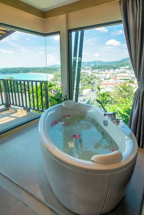 Andaman Cannacia Resort & Spa, Deep soaking bathtub