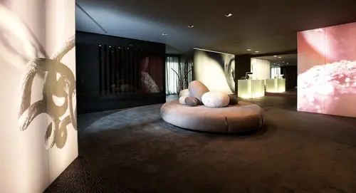 The Vine, Lobby