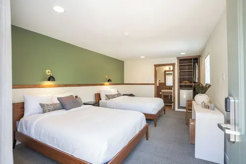 Pioneer Lodge, Room