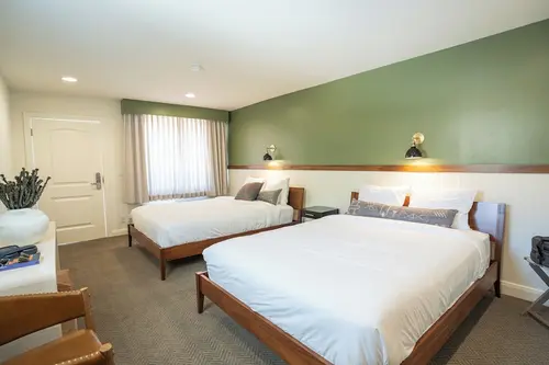Pioneer Lodge, Room
