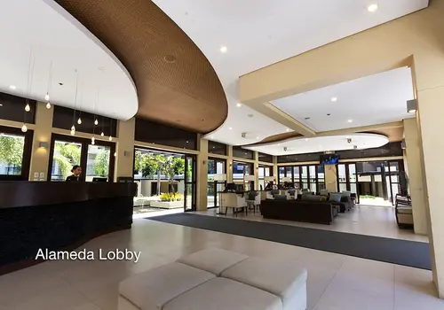 Fairways and Bluewater Boracay, Lobby