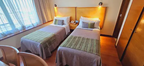 RQ Santiago, Room