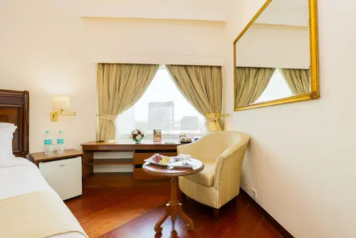 Hotel The Royal Plaza, Room