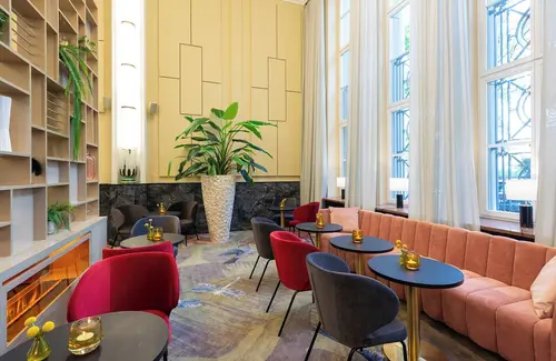 Leonardo Royal Hotel Berlin Alexanderplatz, Lobby sitting area