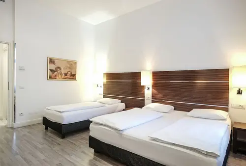 Assenzio, Room