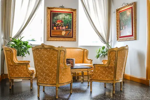 Assenzio, Lobby sitting area