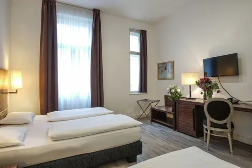 Assenzio, Room
