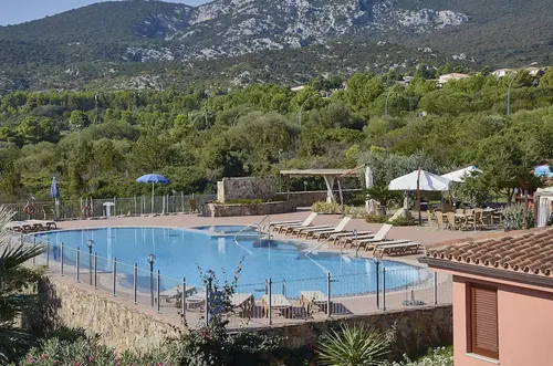 Parco Blu, Pool