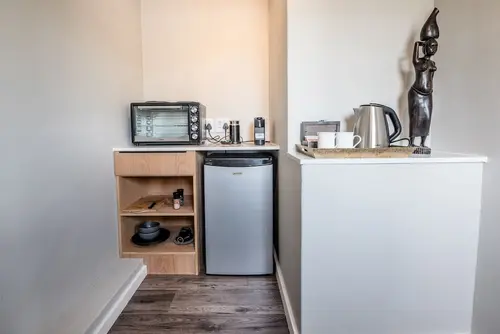 Corner House Residence, Private kitchen
