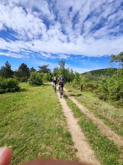 Jardines de Uleta Suites, Bicycling