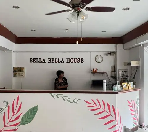 Bella Bella House, Reception