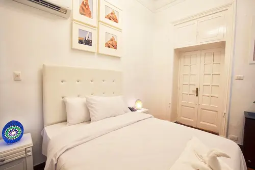 Tahrir Plaza Suites, Room