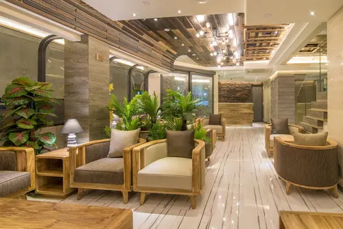 Samann Grand, Lobby