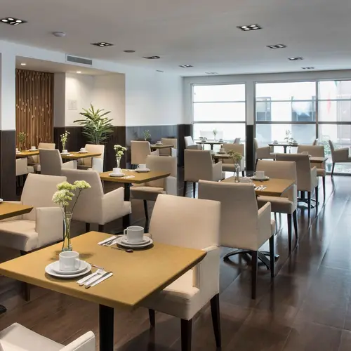 HTL City Baires, Breakfast area