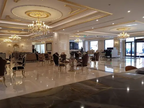 Ottoman's Life Hotel Deluxe, Interior entrance
