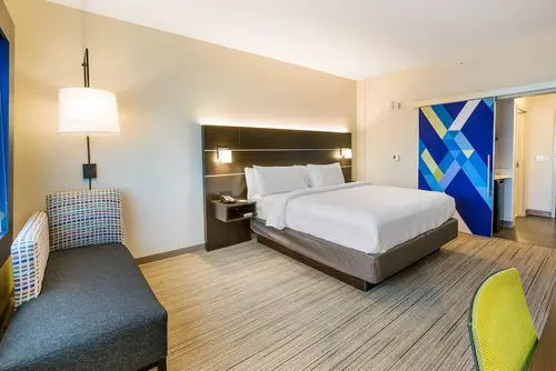 Holiday Inn Express & Suites Jacksonville - Town Center by IHG, Room