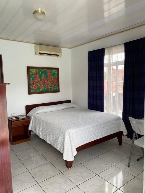 Hotel Alicia, Room