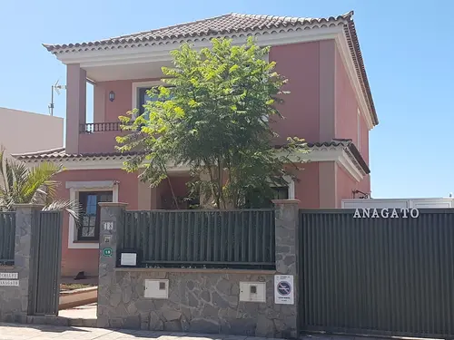 Chalet Anagato, Primary image