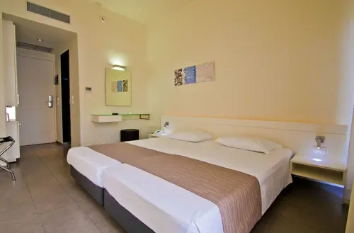 Atlantis City Hotel, Room