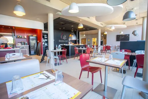 Campanile Carcassonne Est La Cite, Restaurant