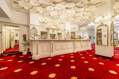 Hotel Imparatul Romanilor, Reception