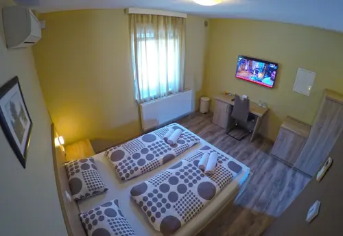 Apartments and Rooms Rea, Room