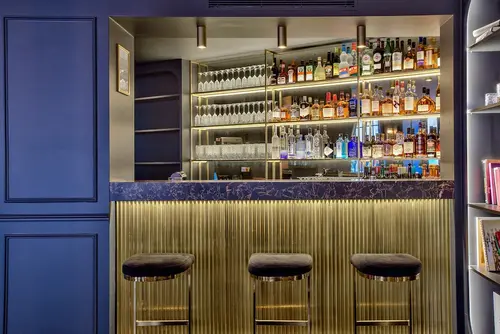 Maison Barbès, Bar (on property)