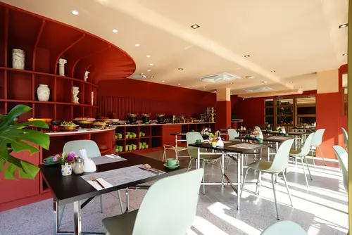 4 Monkeys Hotel, Breakfast area