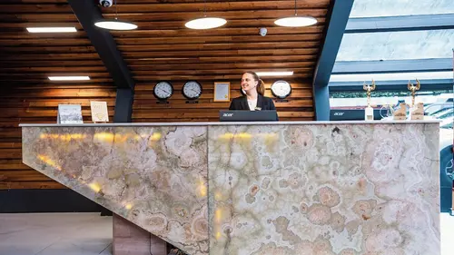 Bakuriani Inn, Reception