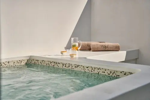 Alleys All-Suite Hotel & Spa, Room