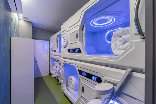 Art Seven Hostel Capsules, Room