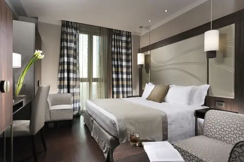 Uptown Palace, Room