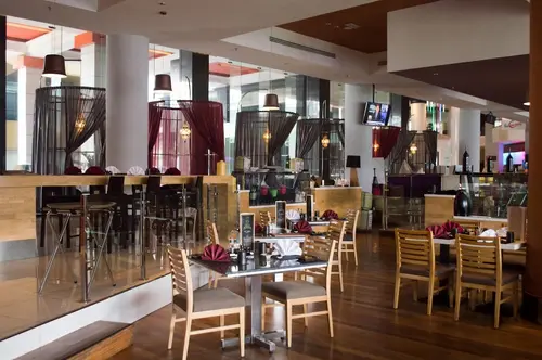 Wyndham Grand Bangsar Kuala Lumpur, Dining