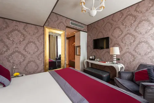 Carnival Palace Hotel, Room