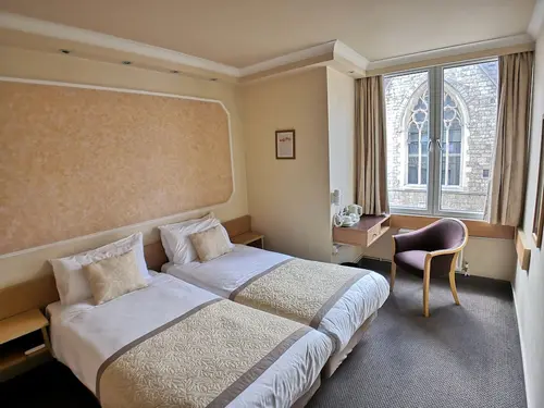 Lancaster Hall Hotel, Room