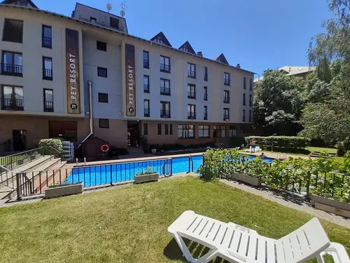 Pey Resort, Primary image