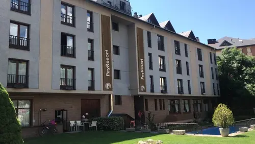 Pey Resort, Front of property