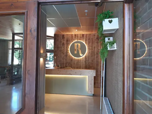 Pey Resort, Interior entrance