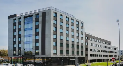 B&B HOTEL Warsaw East, Front of property